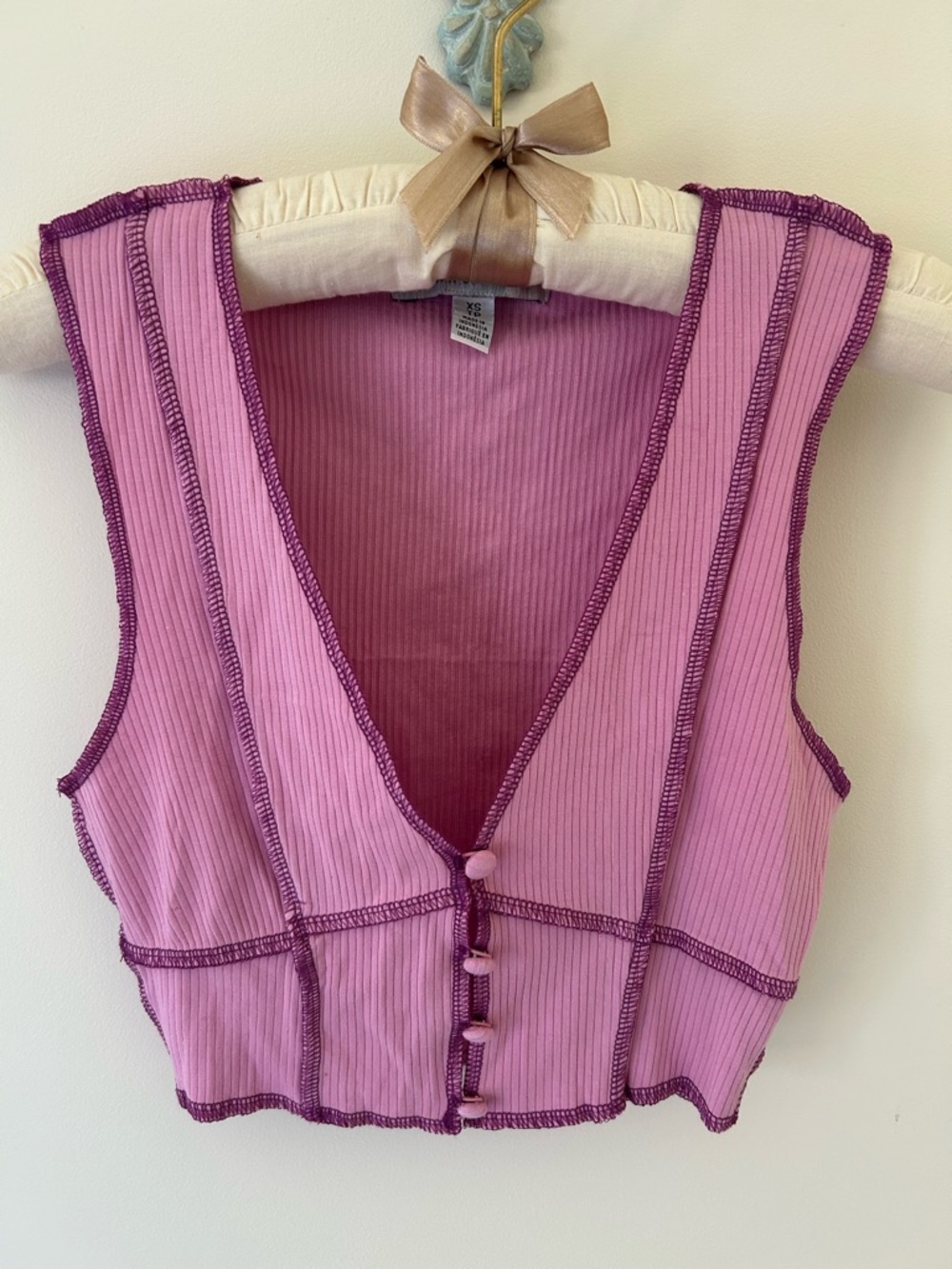 Urban Outfitters “Hannah” Sleeveless Tank with Inverted Seams 
Size: XS 
NWOT